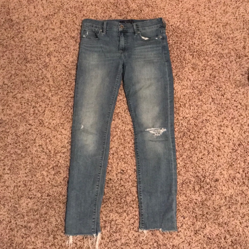 Lucky Brand Light Wash Skinny Jeans!